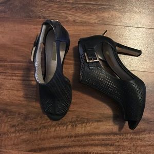 Louise et Cie black open toe bootie
